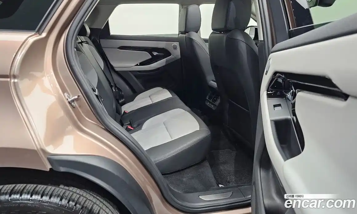 Land Rover Range-Rover Evoque 2025 2.0 Автомат в Москве № 297920, фото 15