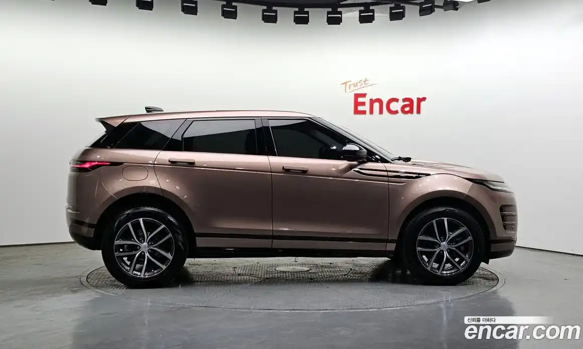 Land Rover Range-Rover Evoque 2025 2.0 Автомат в Москве № 297920, фото 3