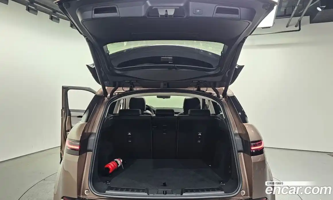 Land Rover Range-Rover Evoque 2025 2.0 Автомат в Москве № 297920, фото 4