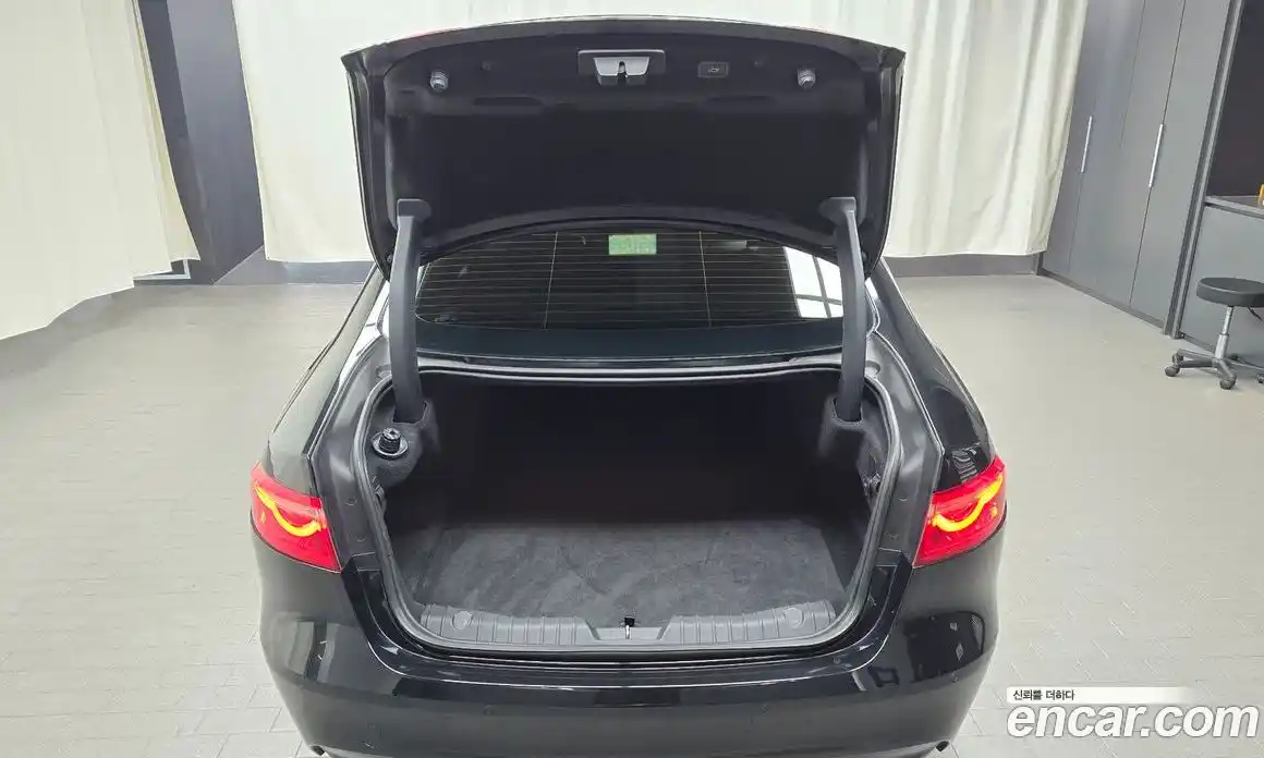 Jaguar XF 2018 2.0 Автомат в Москве № 305055, фото 14