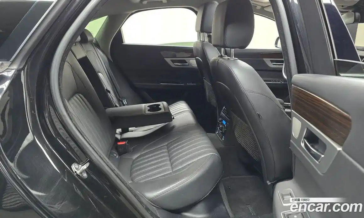 Jaguar XF 2018 2.0 Автомат в Москве № 305055, фото 17