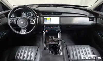 Jaguar XF 2018 2.0 Автомат в Москве № 305055, миниатюра 9