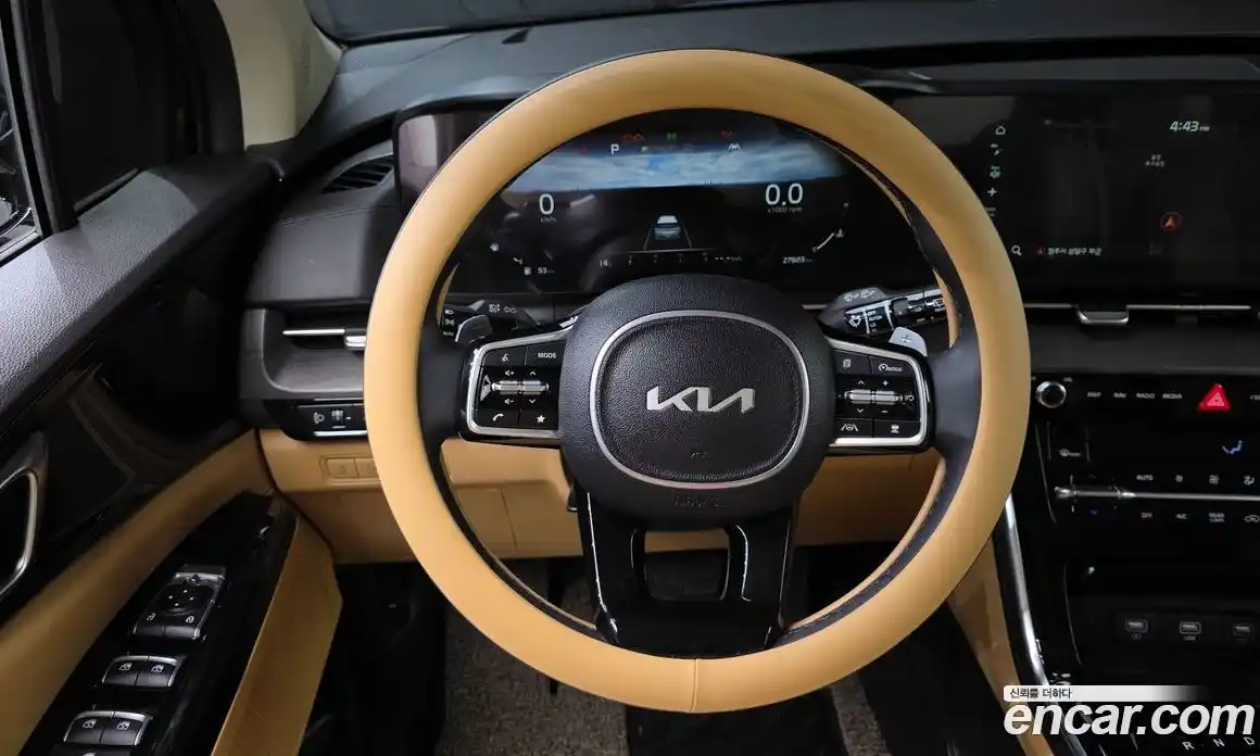 Kia Canival 2023 3.5 Автомат в Москве № 321672, фото 4