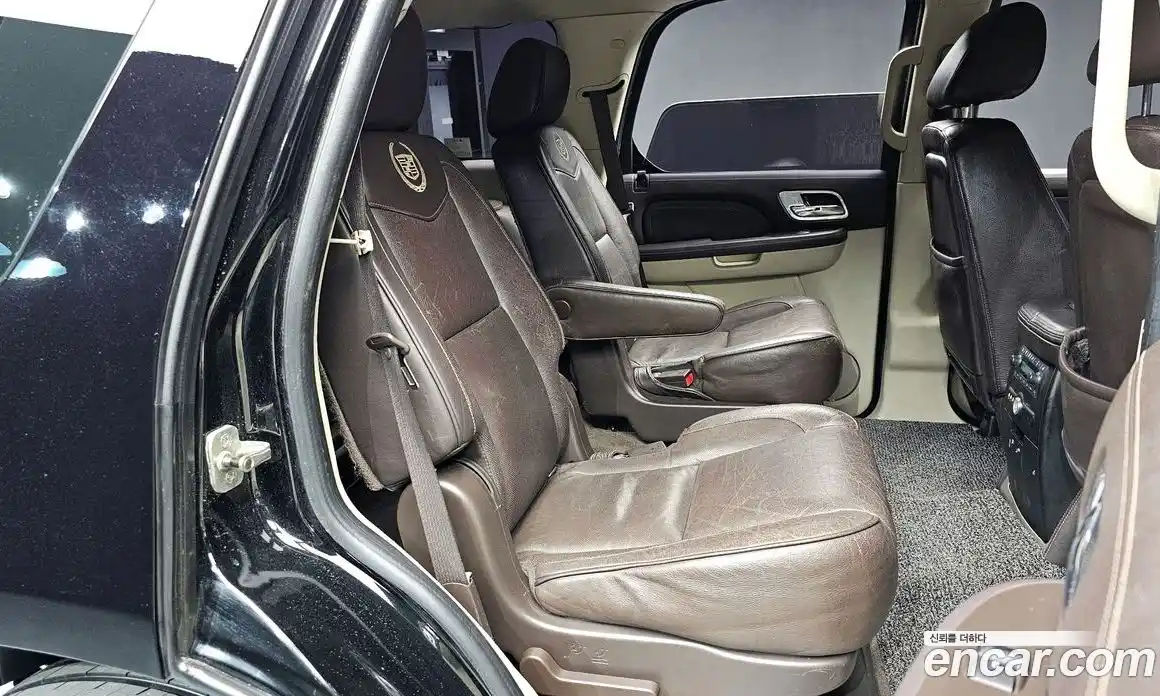 Cadillac Escalade 2011 6.2 Автомат в Москве № 337086, фото 1