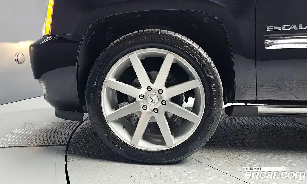 Cadillac Escalade 2011 6.2 Автомат в Москве № 337086, фото 10