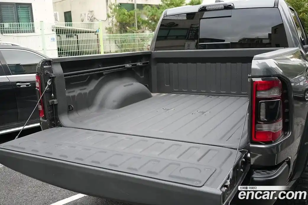 Dodge Ram Pick Up 2022 6.2 Автомат в Москве № 353812, фото 13