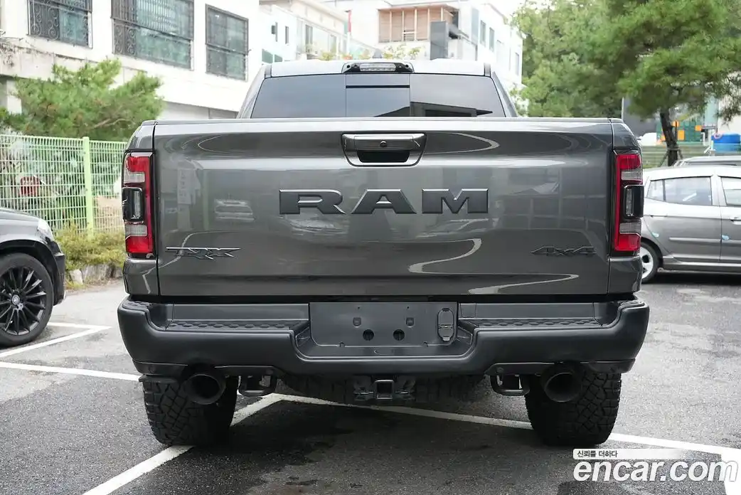 Dodge Ram Pick Up 2022 6.2 Автомат в Москве № 353812, фото 4