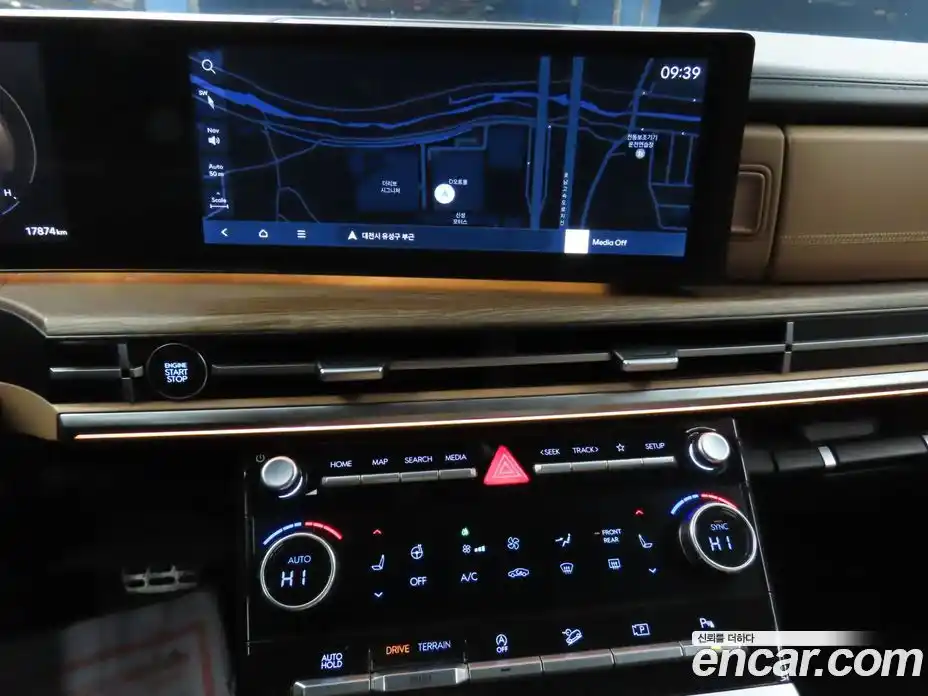 Hyundai Santa Fe 2024 2.5 Автомат в Москве № 355444, фото 16