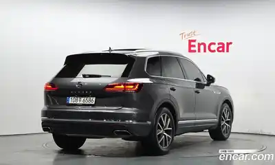 Volkswagen Touareg 2020 3.0 Автомат в Москве № 357429, миниатюра 2