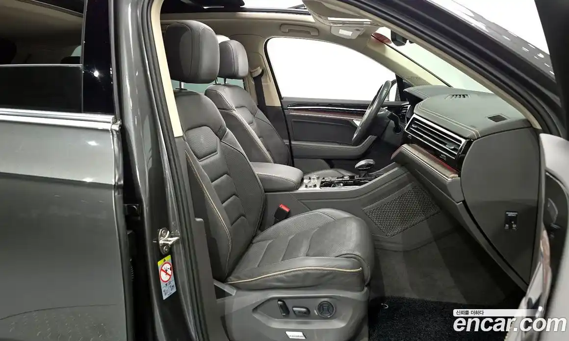 Volkswagen Touareg 2020 3.0 Автомат в Москве № 357429, фото 10