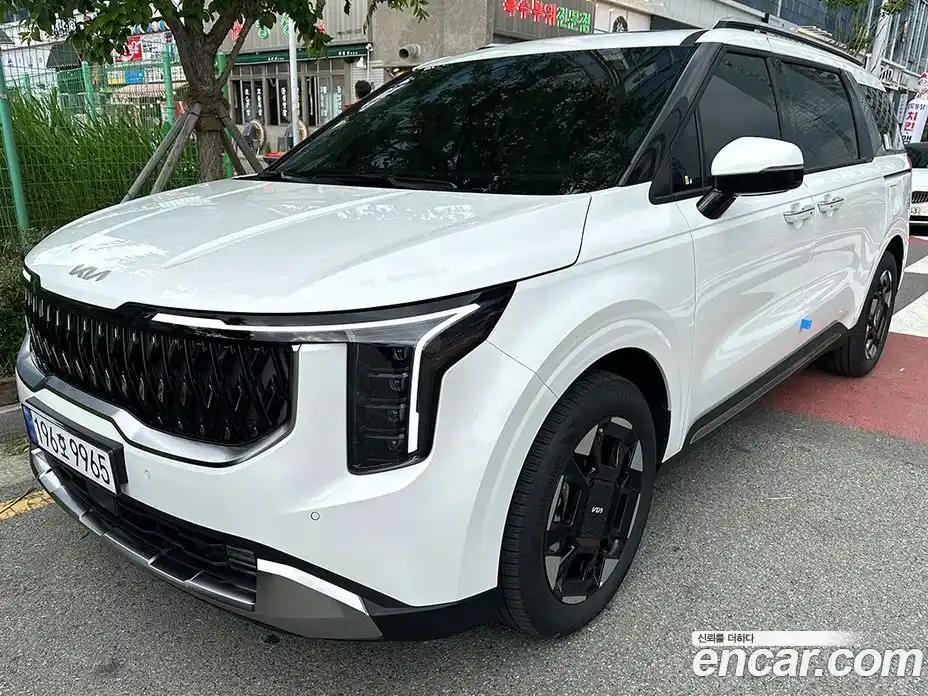 Kia Canival 2024 1.6 Автомат в Москве № 360254, фото 3