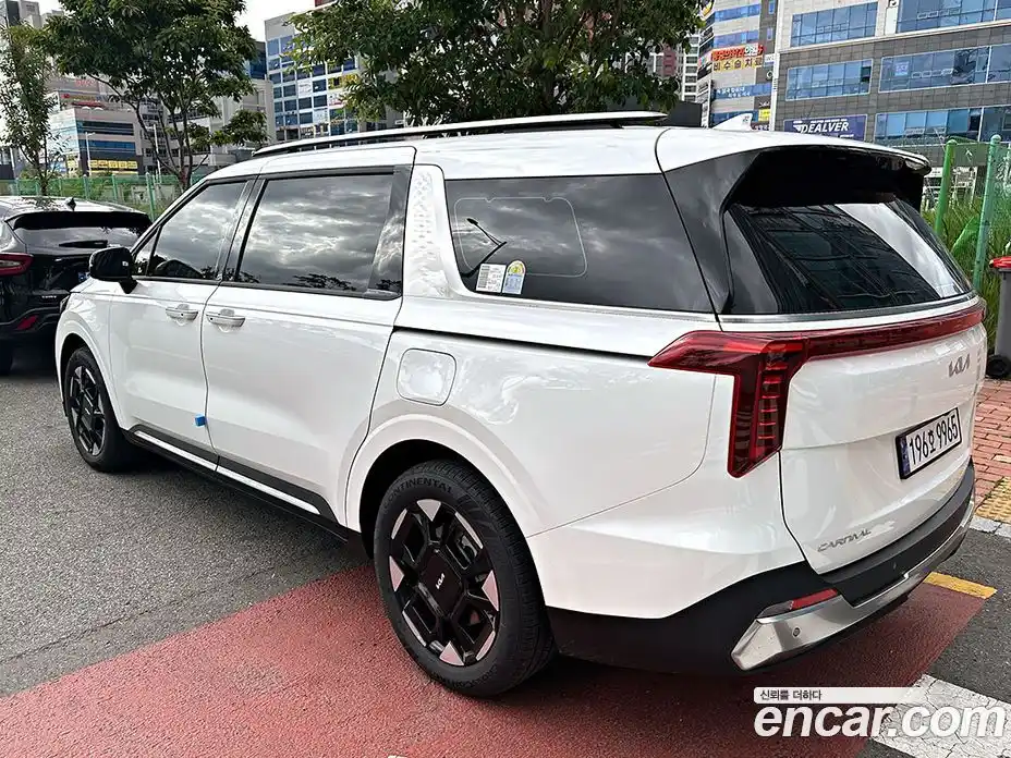 Kia Canival 2024 1.6 Автомат в Москве № 360254, фото 4