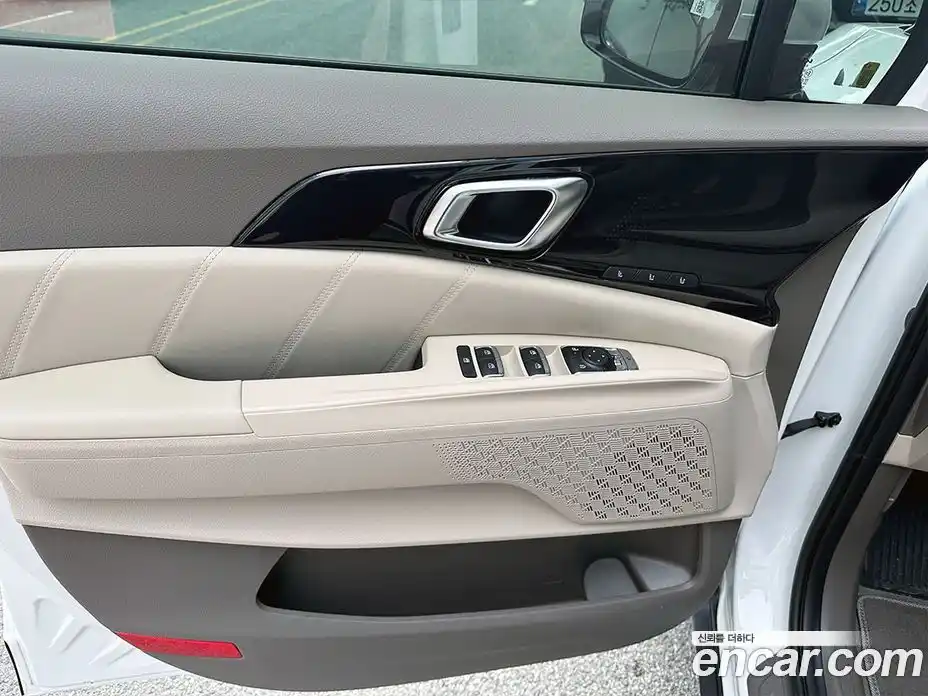 Kia Canival 2024 1.6 Автомат в Москве № 360254, фото 9