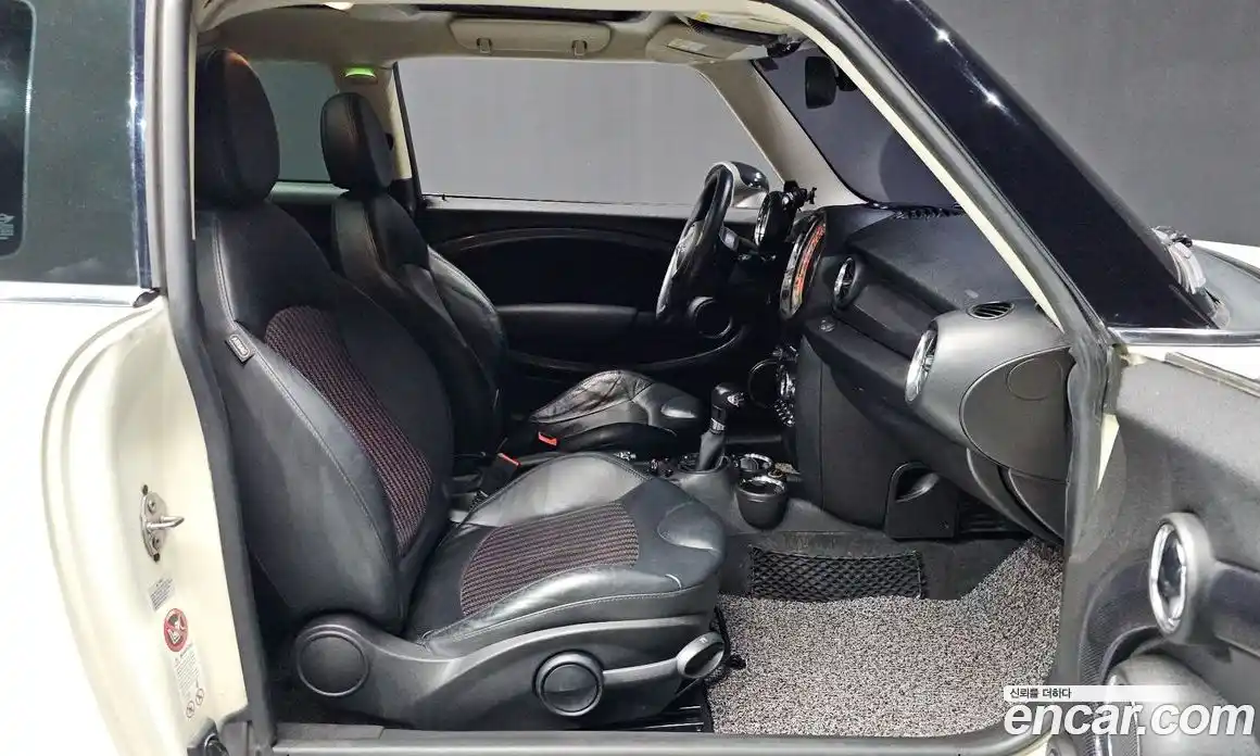 Mini Clubman 2014 1.6 Автомат в Москве № 396507, фото 11