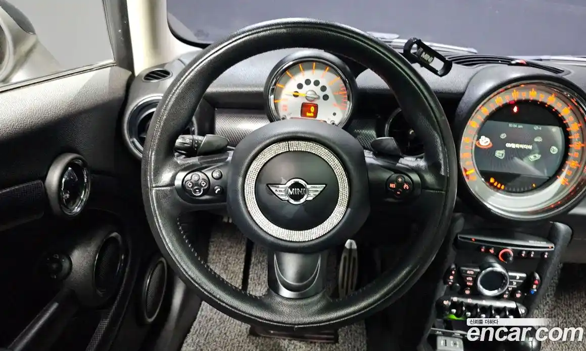 Mini Clubman 2014 1.6 Автомат в Москве № 396507, фото 13