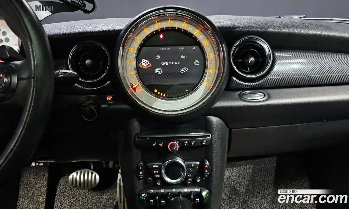 Mini Clubman 2014 1.6 Автомат в Москве № 396507, фото 14