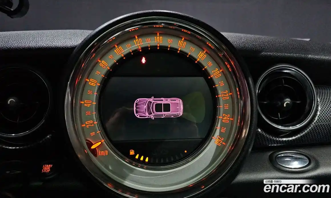 Mini Clubman 2014 1.6 Автомат в Москве № 396507, фото 15