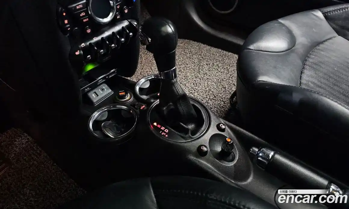 Mini Clubman 2014 1.6 Автомат в Москве № 396507, фото 9