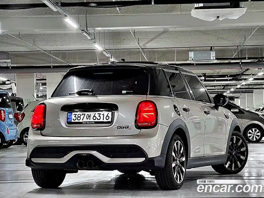 Mini Cooper 2022 2.0 Автомат в Москве № 416885, фото 11