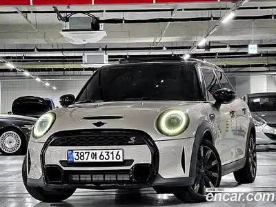 Mini Cooper 2022 2.0 Автомат в Москве № 416885, миниатюра 9