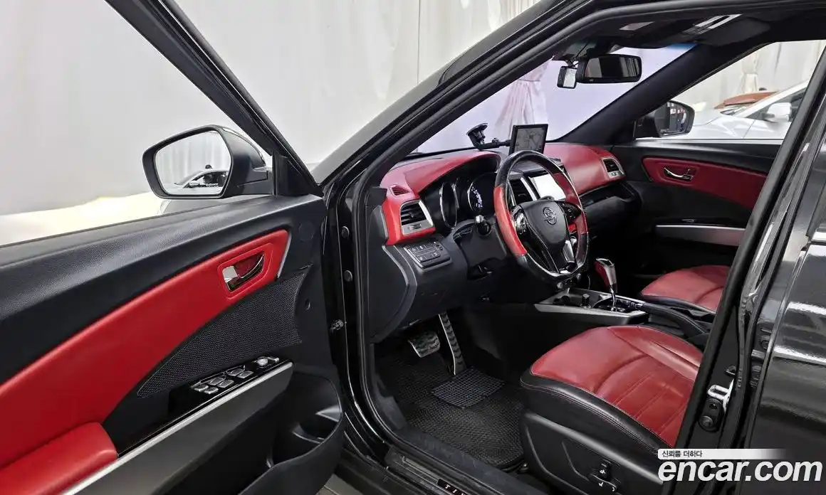 SsangYong TIBOLI 2015 1.6 Автомат в Москве № 421568, фото 10