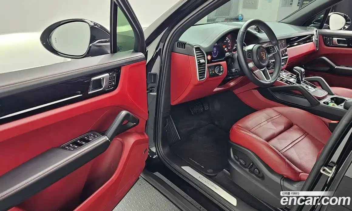 Porsche Cayenne 2023 3.0 Автомат в Москве № 430562, фото 11