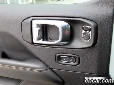 Jeep Wrangler 2024 2.0 Автомат в Москве № 432563, миниатюра 11