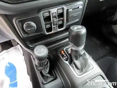 Jeep Wrangler 2024 2.0 Автомат в Москве № 432563, миниатюра 10