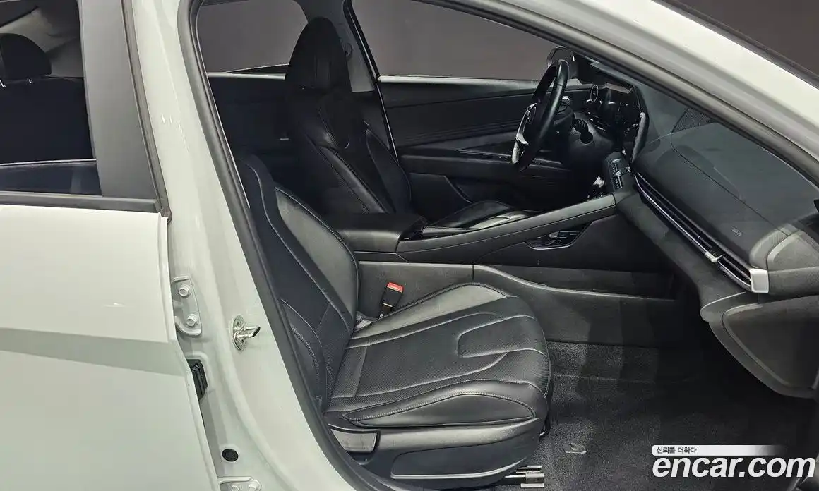 Hyundai Avante 2022 1.6 Автомат в Москве № 45522, фото 10