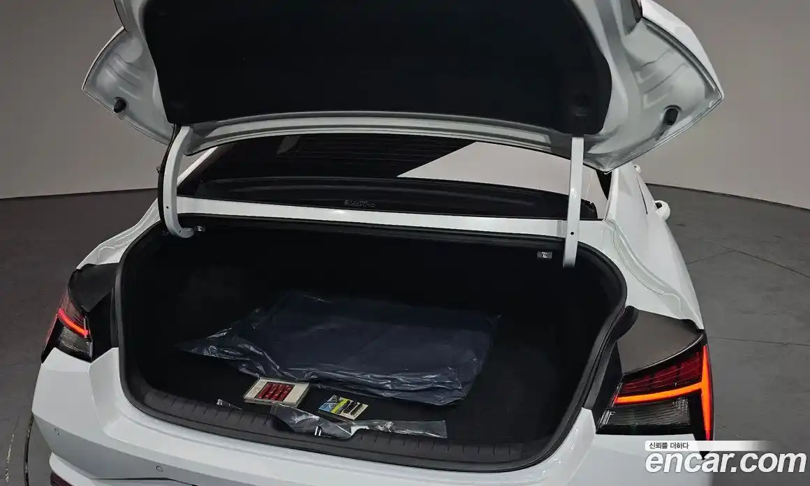 Hyundai Avante 2022 1.6 Автомат в Москве № 459235, фото 20