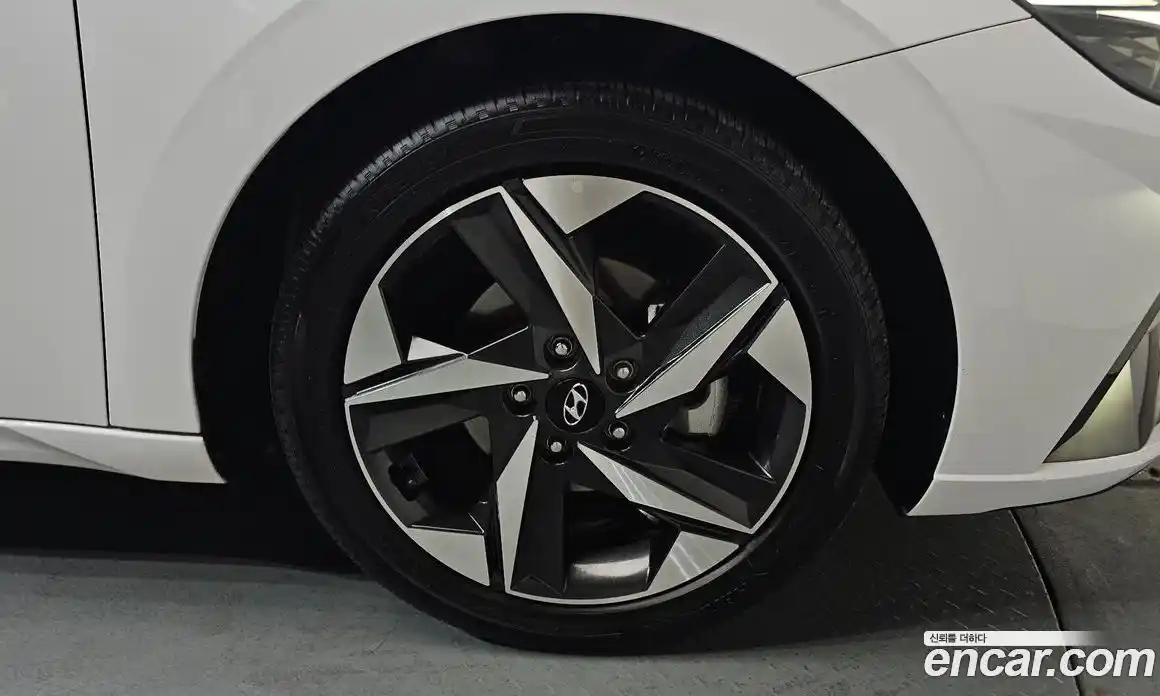 Hyundai Avante 2022 1.6 Автомат в Москве № 459235, фото 5