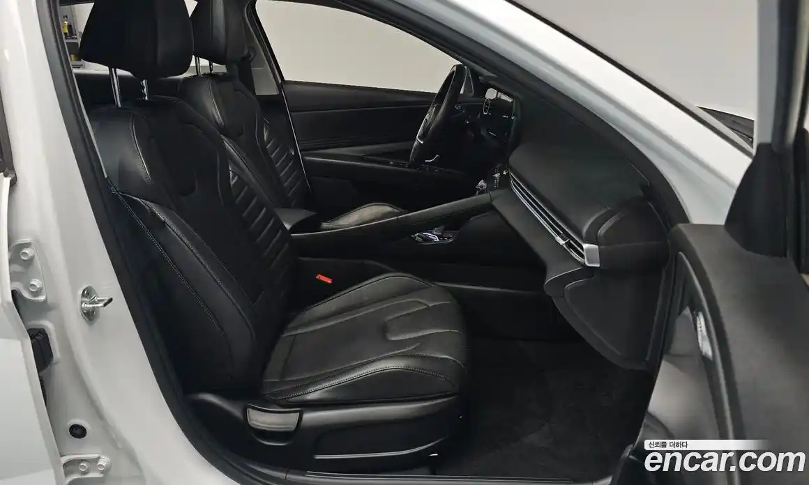 Hyundai Avante 2022 1.6 Автомат в Москве № 459235, фото 10