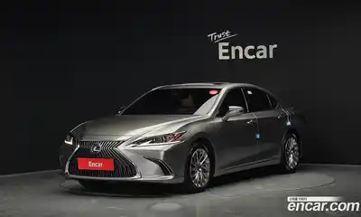 Lexus ES, 2021