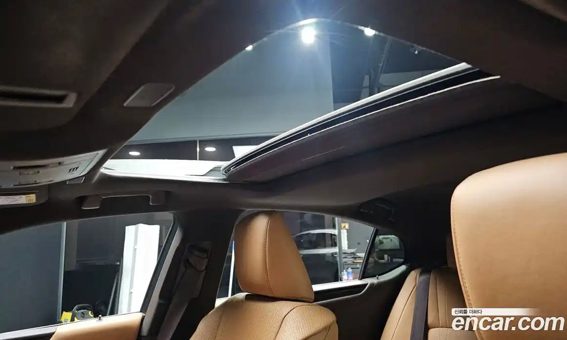 Lexus ES 2021 2.5 Автомат в Москве № 465262, фото 19