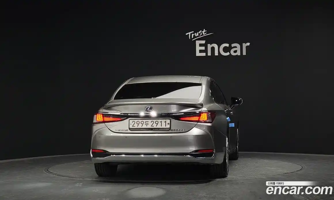 Lexus ES 2021 2.5 Автомат в Москве № 465262, фото 4