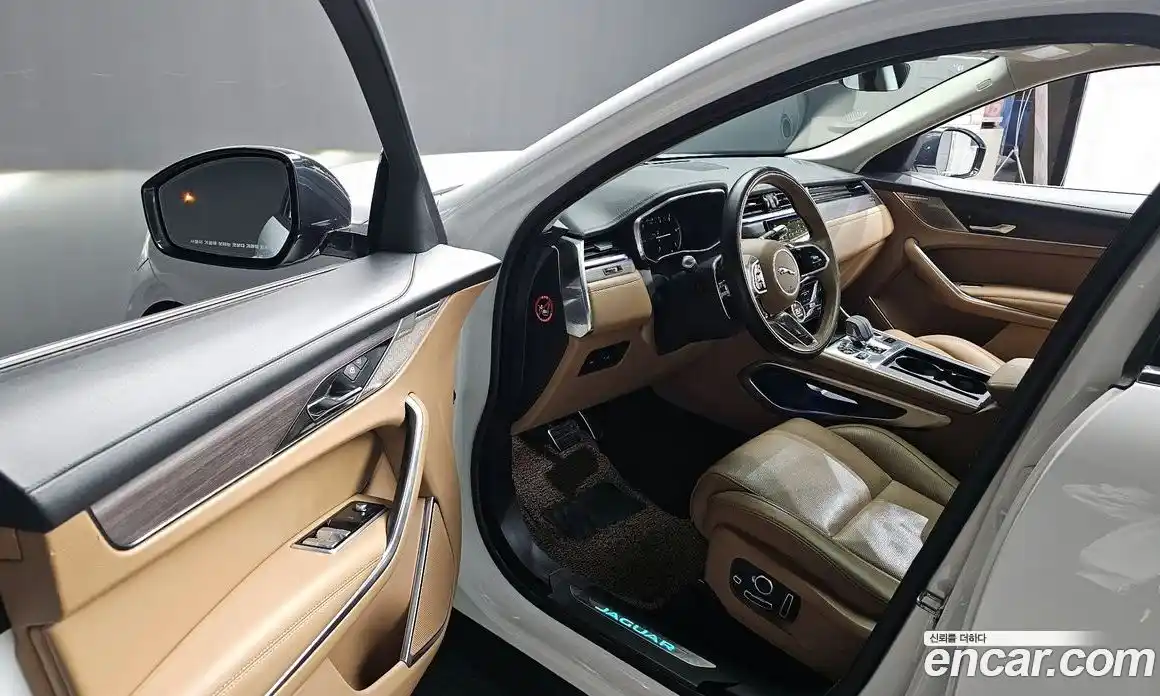 Jaguar F-Pace 2022 2.0 Автомат в Москве № 474174, фото 10