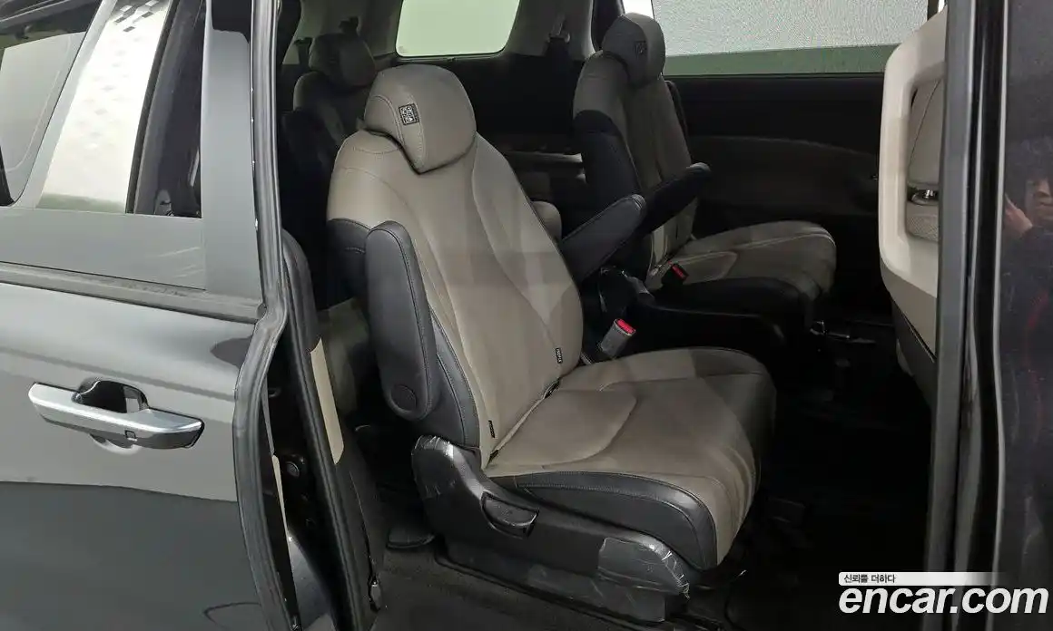 Kia Canival 2024 3.5 Автомат в Москве № 56184, фото 11