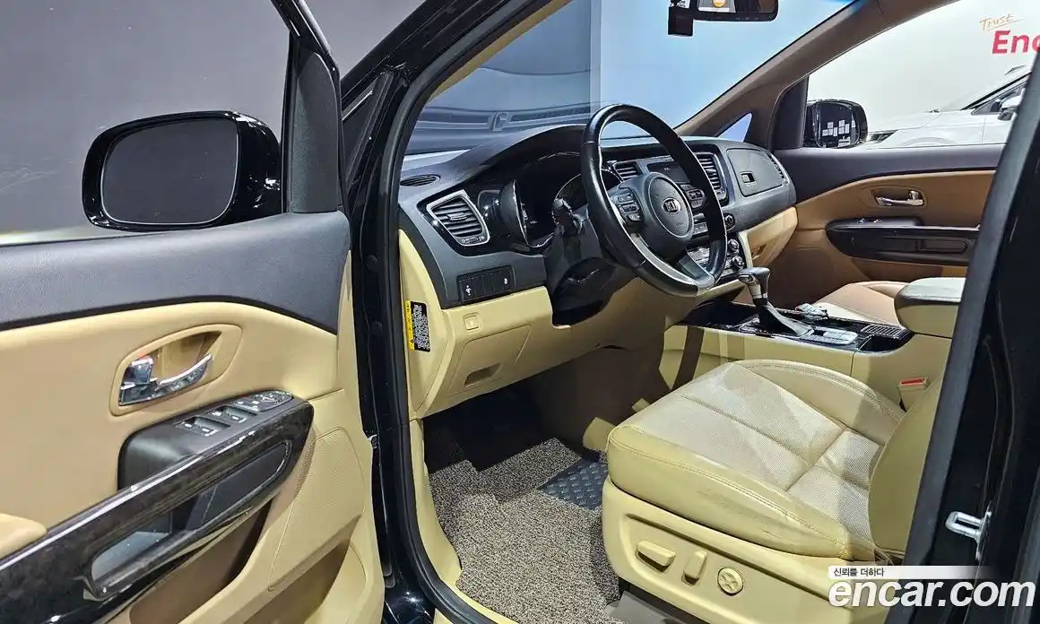 Kia Canival 2019 2.2 Автомат в Москве № 97071, фото 11