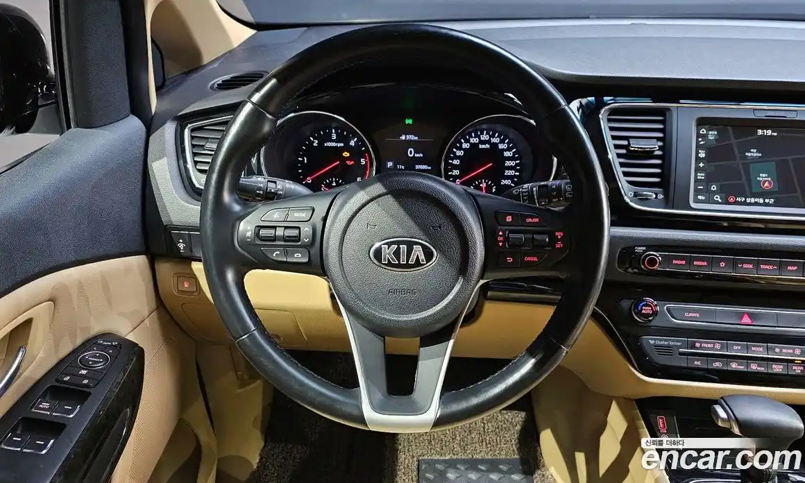Kia Canival 2019 2.2 Автомат в Москве № 97071, фото 18