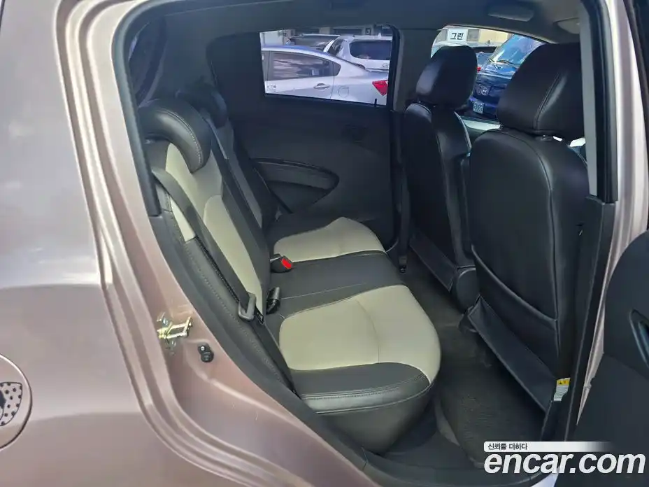 Chevrolet Spark 2012 1.0 Автомат в Москве № 102680, фото 14