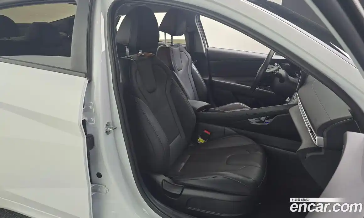 Hyundai Avante 2024 1.6 Автомат в Москве № 110813, фото 17