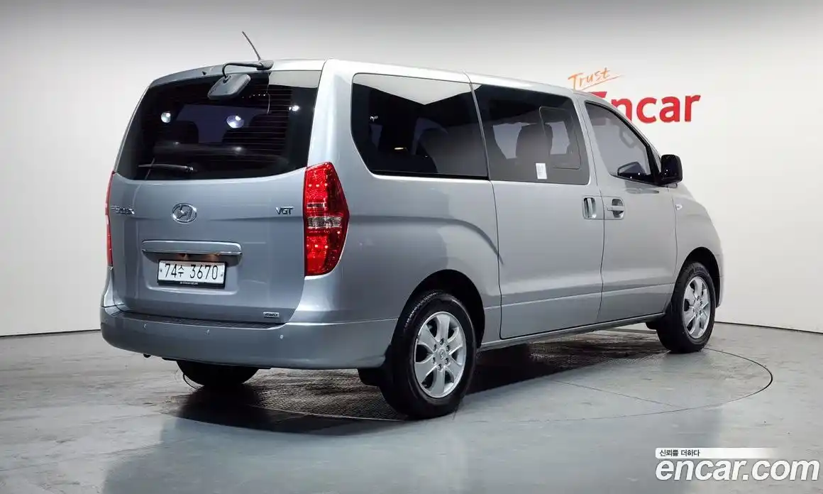 Hyundai Starex 2018 2.5 Автомат в Москве № 113401, фото 15