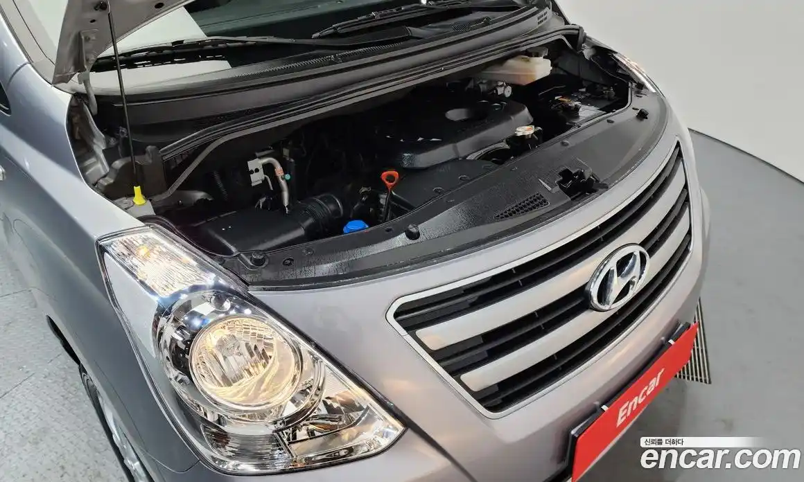 Hyundai Starex 2018 2.5 Автомат в Москве № 113401, фото 9