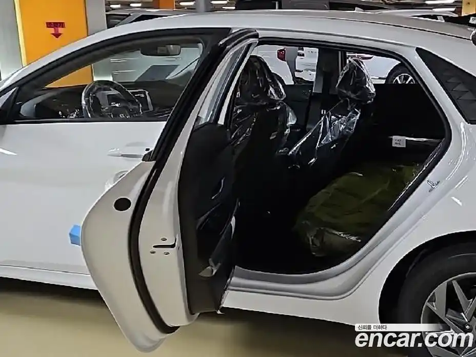 Hyundai Avante 2026 1.6 Автомат в Москве № 129399, фото 4