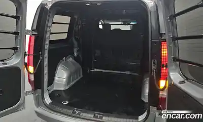 Hyundai Staria, 2025