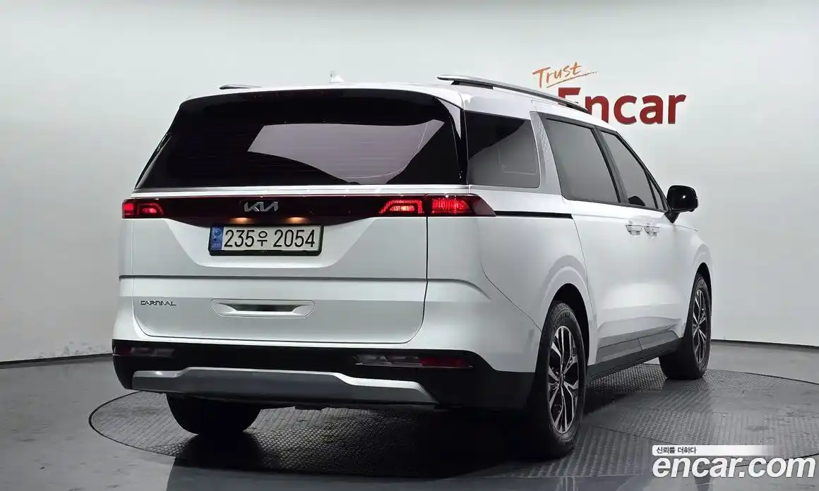 Kia Canival 2023 3.5 Автомат в Москве № 132893, фото 17