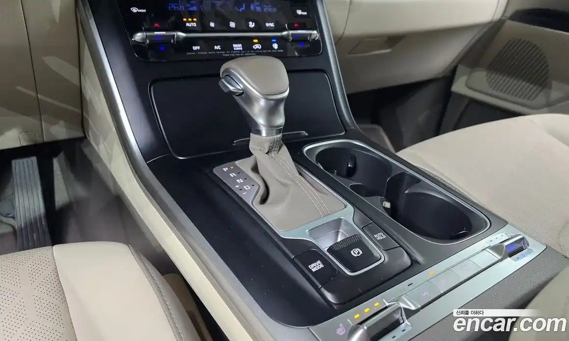 Kia Canival 2023 3.5 Автомат в Москве № 132893, фото 20