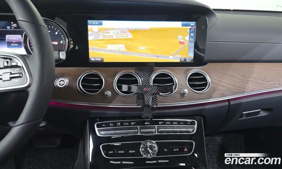 Mercedes-Benz E-Class 2019 1.9 Автомат в Москве № 143333, фото 12