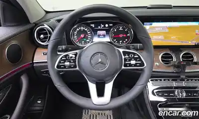 Mercedes-Benz E-Class 2019 1.9 Автомат в Москве № 143333, миниатюра 9