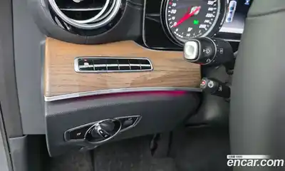 Mercedes-Benz E-Class 2019 1.9 Автомат в Москве № 143333, миниатюра 10